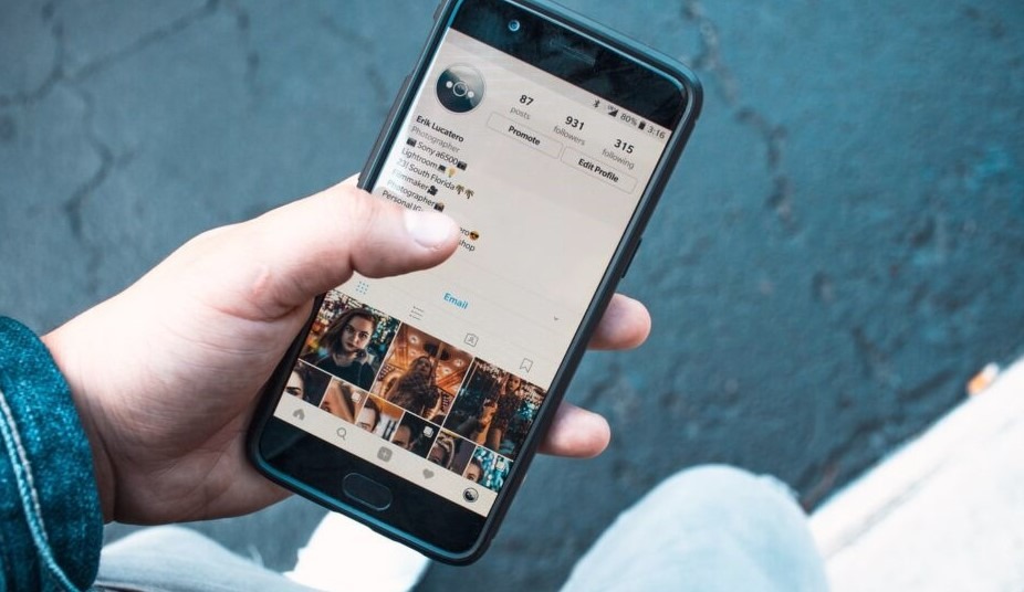 how to track someone’s activity on Instagram