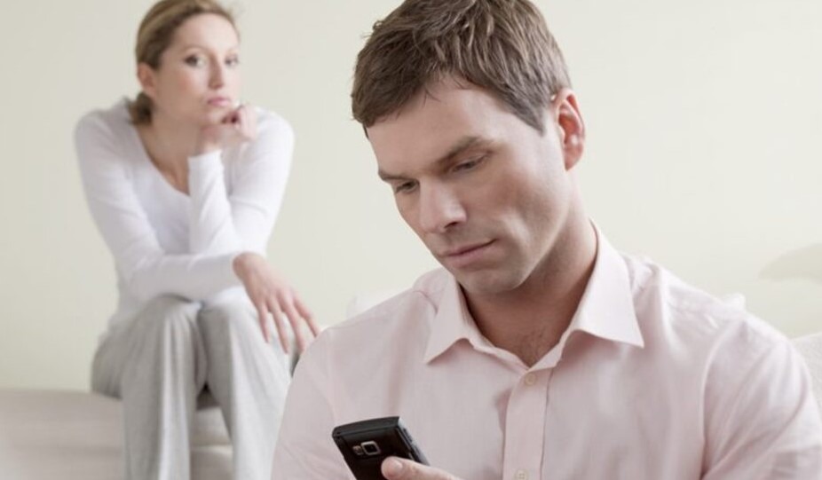 how to spy on husbands cell phone without touching it